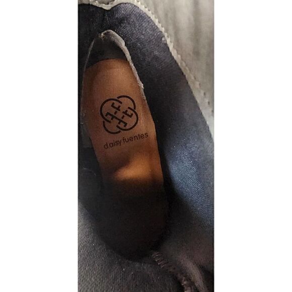 Daisy Fuentes 6M Valentina women's Western Ankle Bootie Gray Faux Leather - Picture 8 of 8